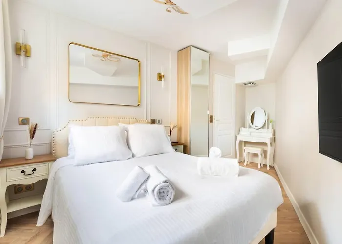 Апартаменты Sublime 3 A Montmartre Avec Clim Et Jacuzzi