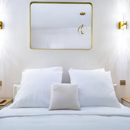 Sublime 3 A Montmartre Avec Clim Et Jacuzzi パリ