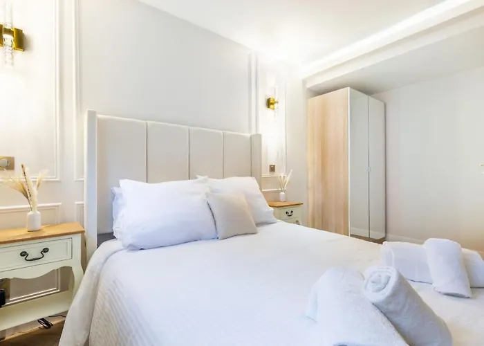 Daire Sublime 3 A Montmartre Avec Clim Et Jacuzzi